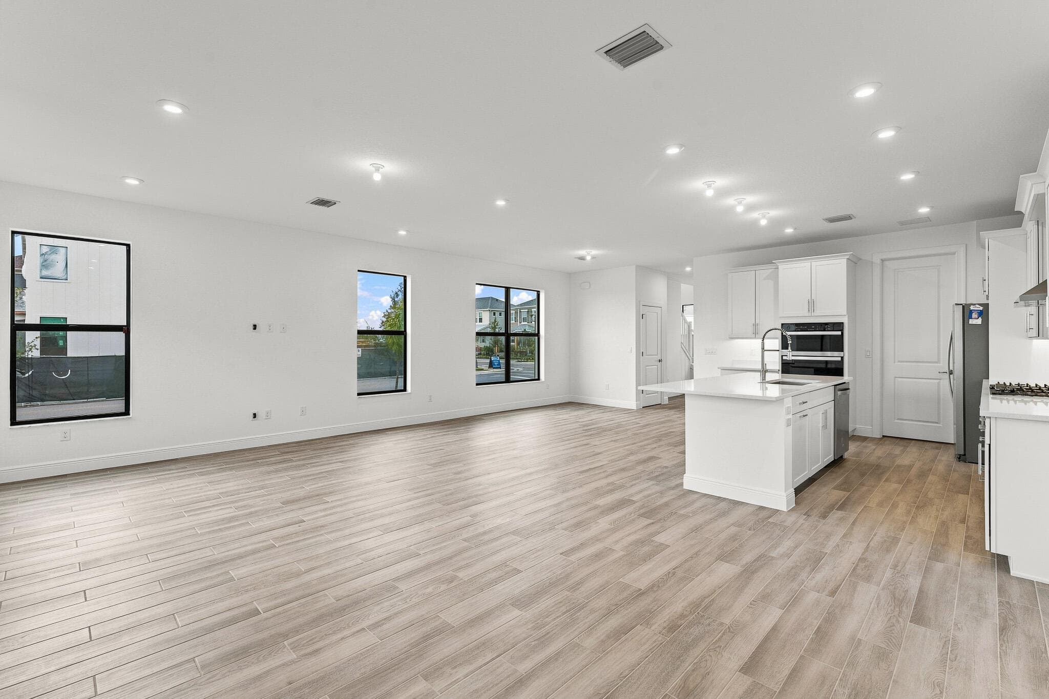 911 SW Newfield Avenue, Palm City, FL 34990 - Photo 5