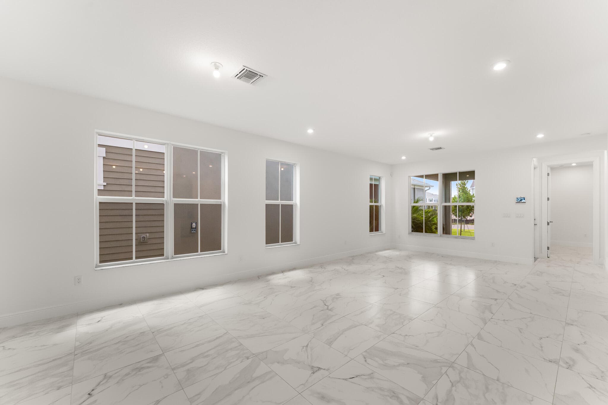 900 SW Newfield Avenue, Palm City, FL 34990 - Photo 4