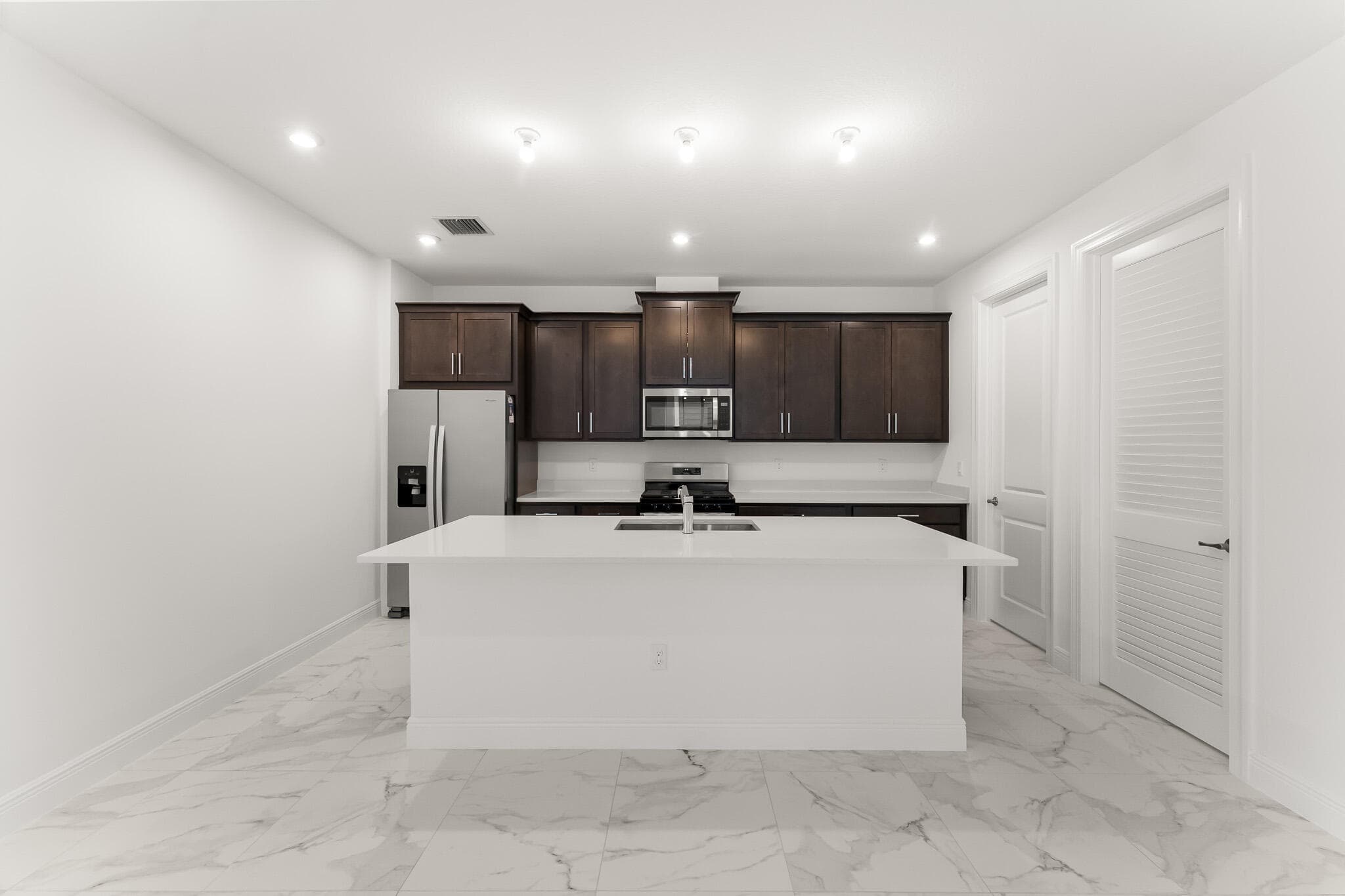 900 SW Newfield Avenue, Palm City, FL 34990 - Photo 2