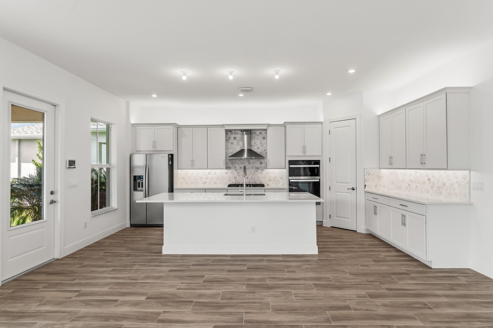 910 SW Newfield Avenue, Palm City, FL 34990 - Photo 2